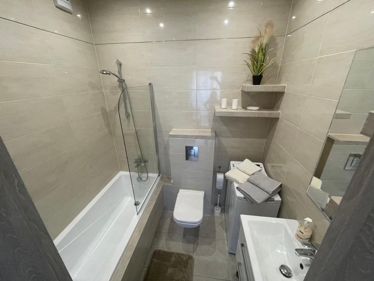 Apartament Nowoczesny Komfortowy Kustronia Z Garazem Balkonem Wanna บีเอสโก-เบียวา ภายนอก รูปภาพ